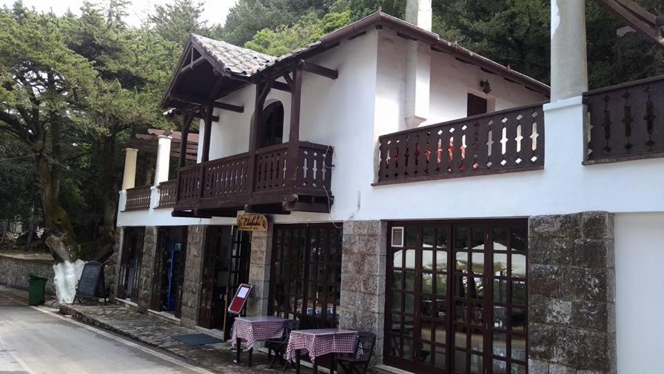 Otel Elafos Sálakos